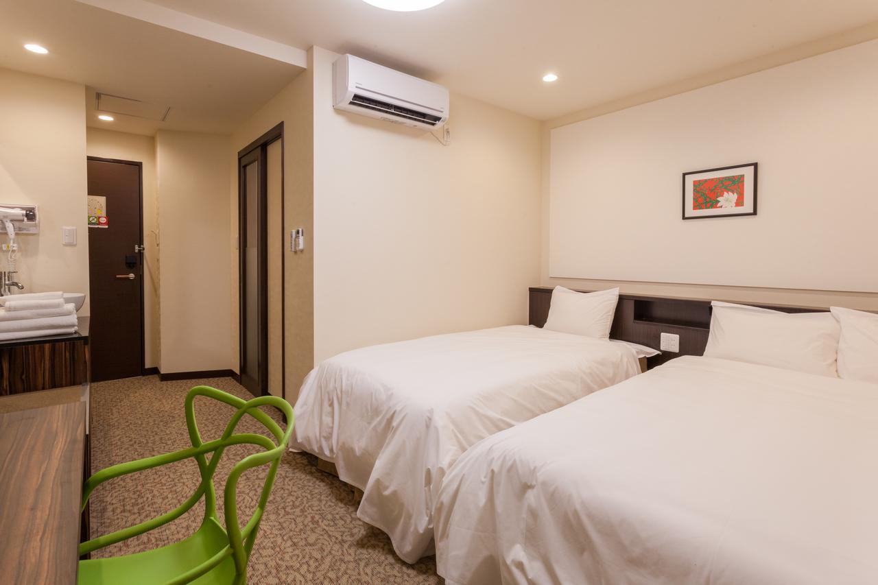 Kariyushi LCH. Premium Hotel Naha Bagian luar foto