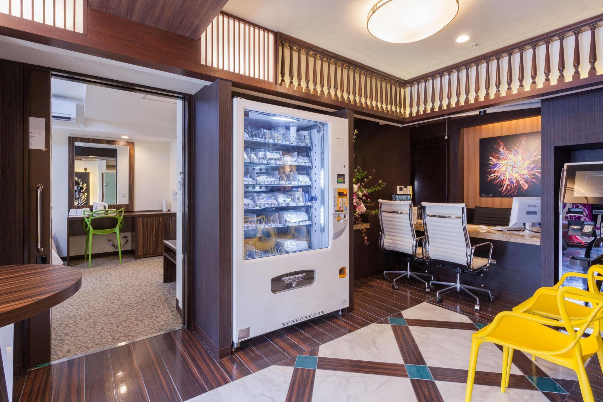 Kariyushi LCH. Premium Hotel Naha Bagian luar foto