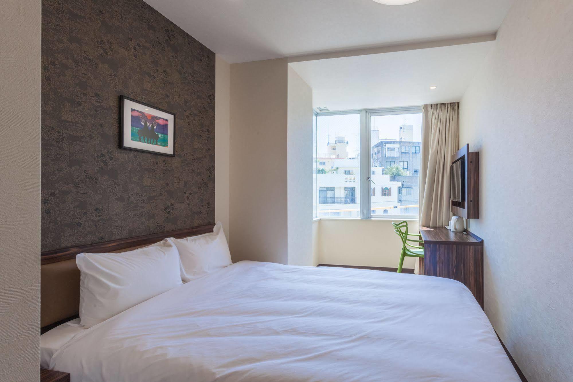 Kariyushi LCH. Premium Hotel Naha Bagian luar foto